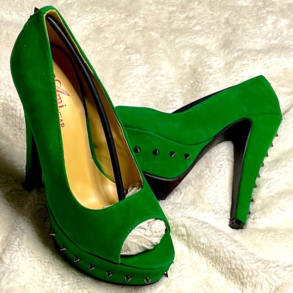 AMIClubWear emerald green heels with spikes - Picture 2 of 8